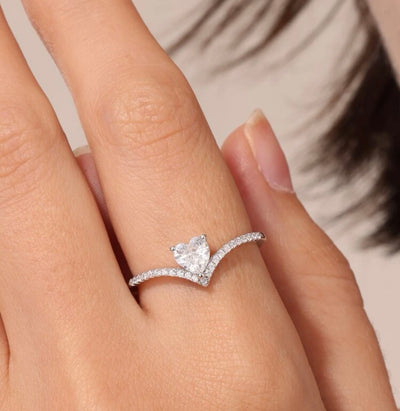 Anello con diamante a cuore